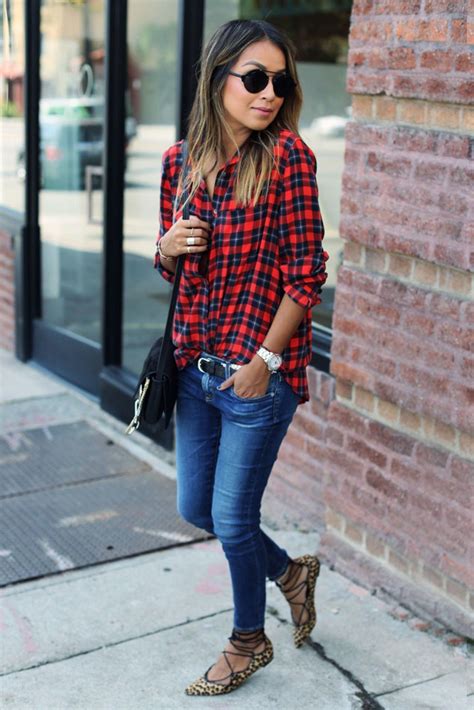 how to wear a plaid shirt that's too big
